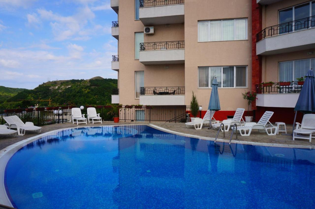 Апартаменти Свети Георги - Saint George Apartments Kavarna Kültér fotó