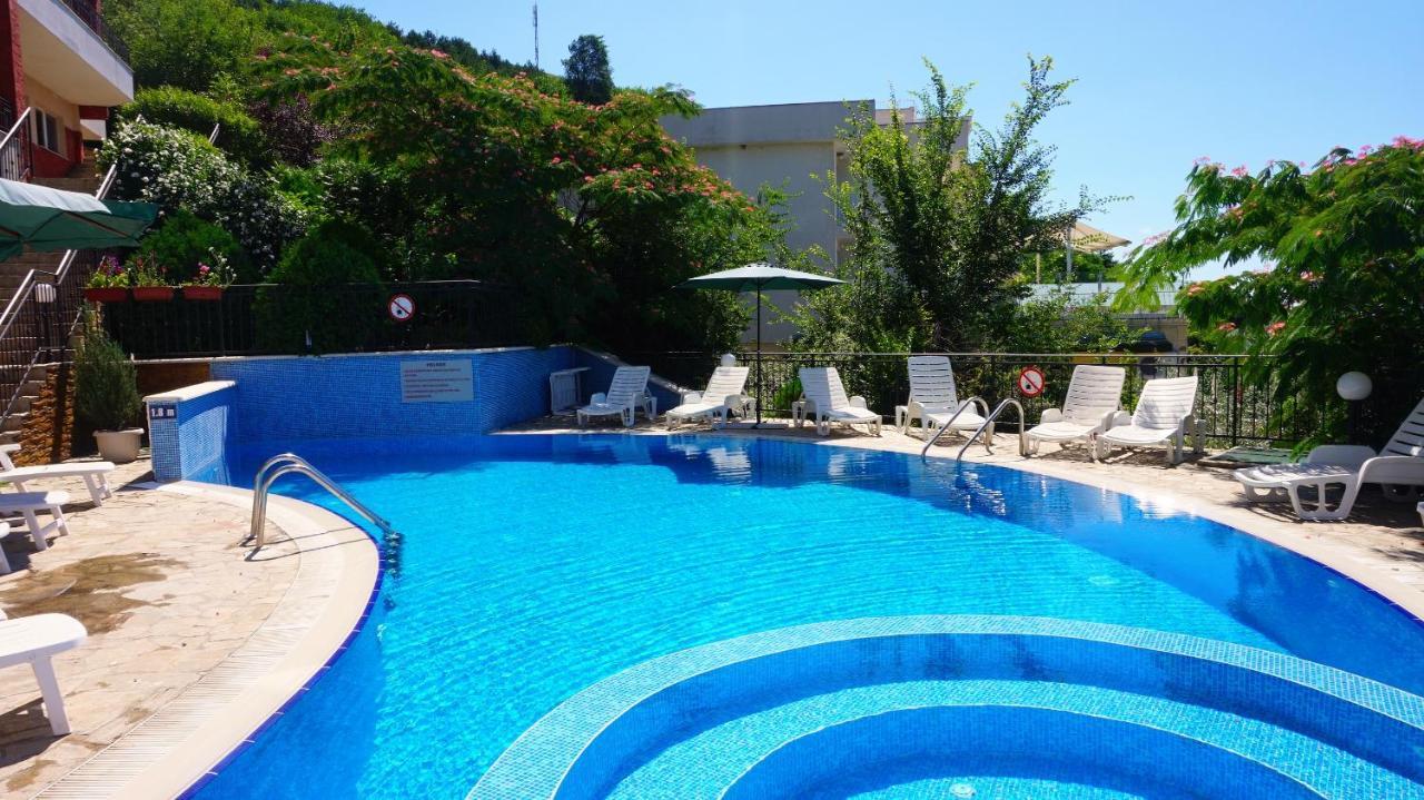Апартаменти Свети Георги - Saint George Apartments Kavarna Kültér fotó