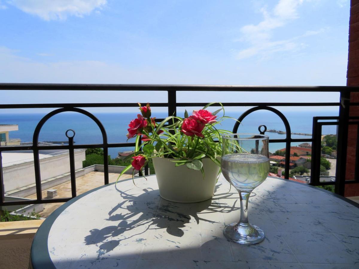 Апартаменти Свети Георги - Saint George Apartments Kavarna Kültér fotó
