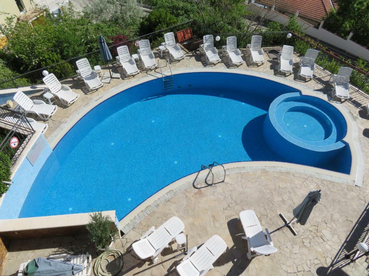 Апартаменти Свети Георги - Saint George Apartments Kavarna Kültér fotó